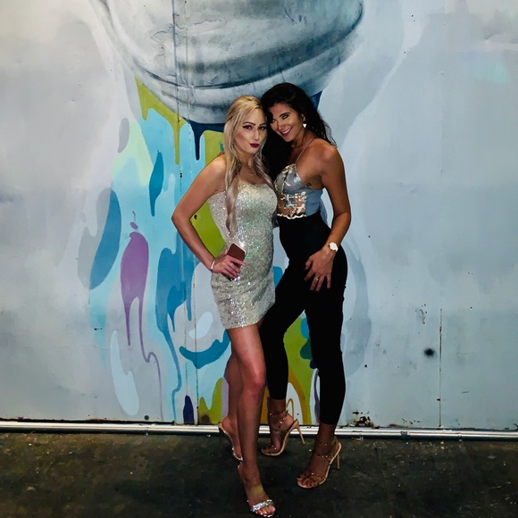 Lucy in the Sky Gray and Gold Floral Crop Top - Picture 9 of 9